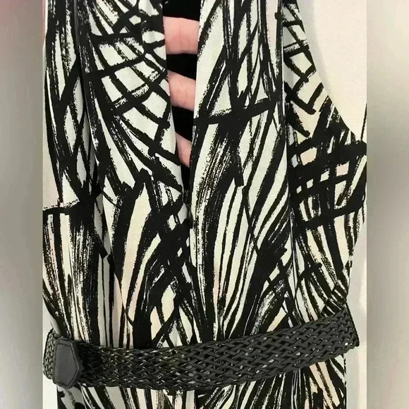 London Times Tropical Black and White Halter Maxi Dress 4 - Picture 7 of 7